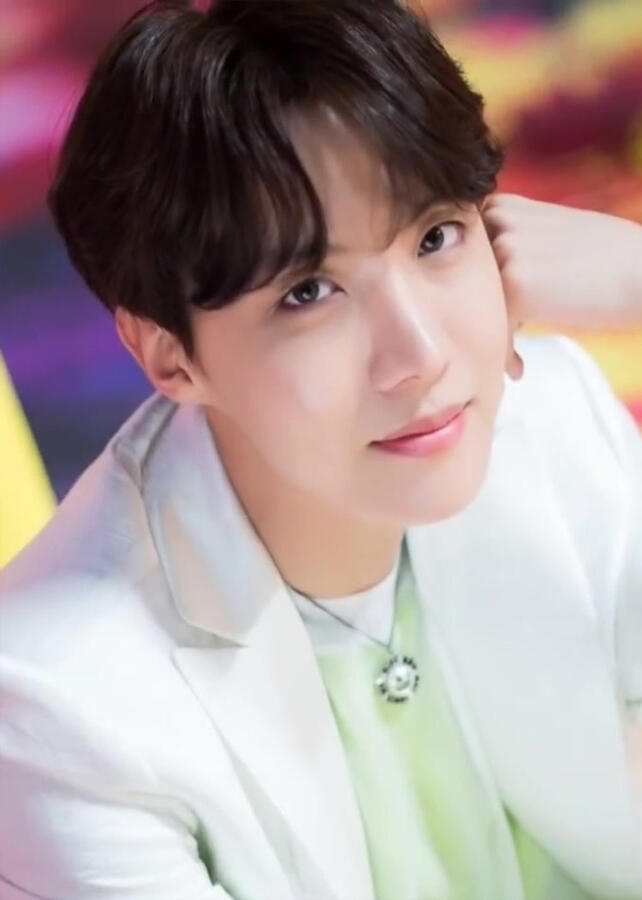 Squirrel (j-hope of BTS) Squirrel (j-hope of BTS)